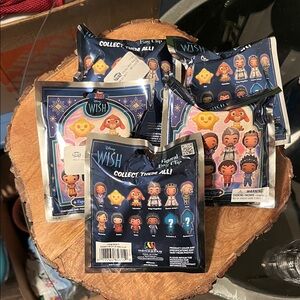 5 mystery Disney Wish Collectible Figurine Set